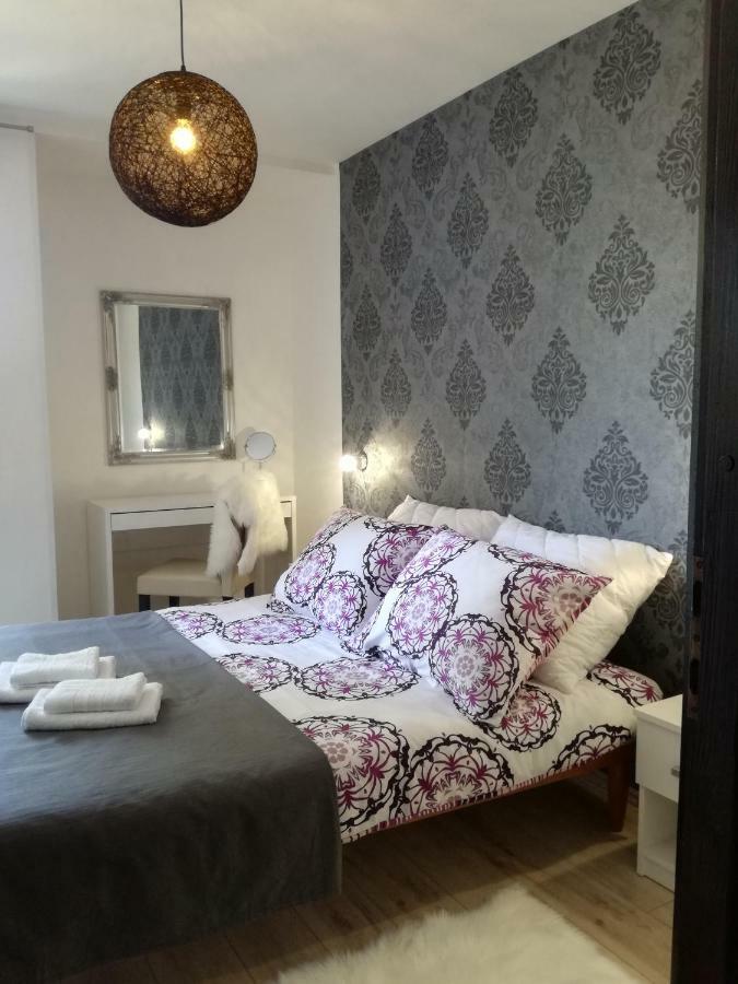 Apartman Ester Pula Zewnętrze zdjęcie