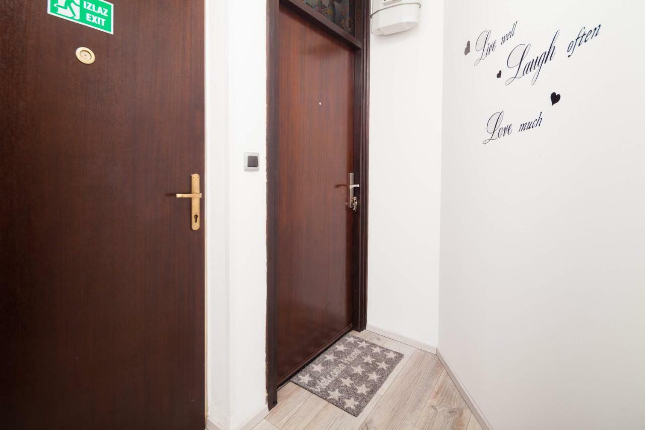 Apartman Ester Pula Zewnętrze zdjęcie