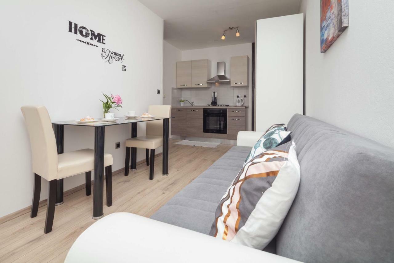 Apartman Ester Pula Zewnętrze zdjęcie